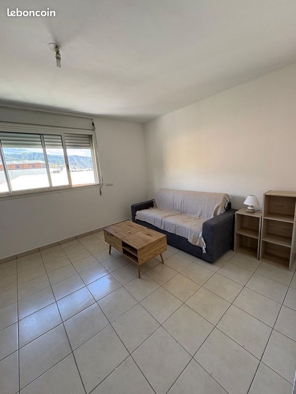 Appartement 26 pièces 24 m² · à Saint-Denis · 24 m² · 650 €