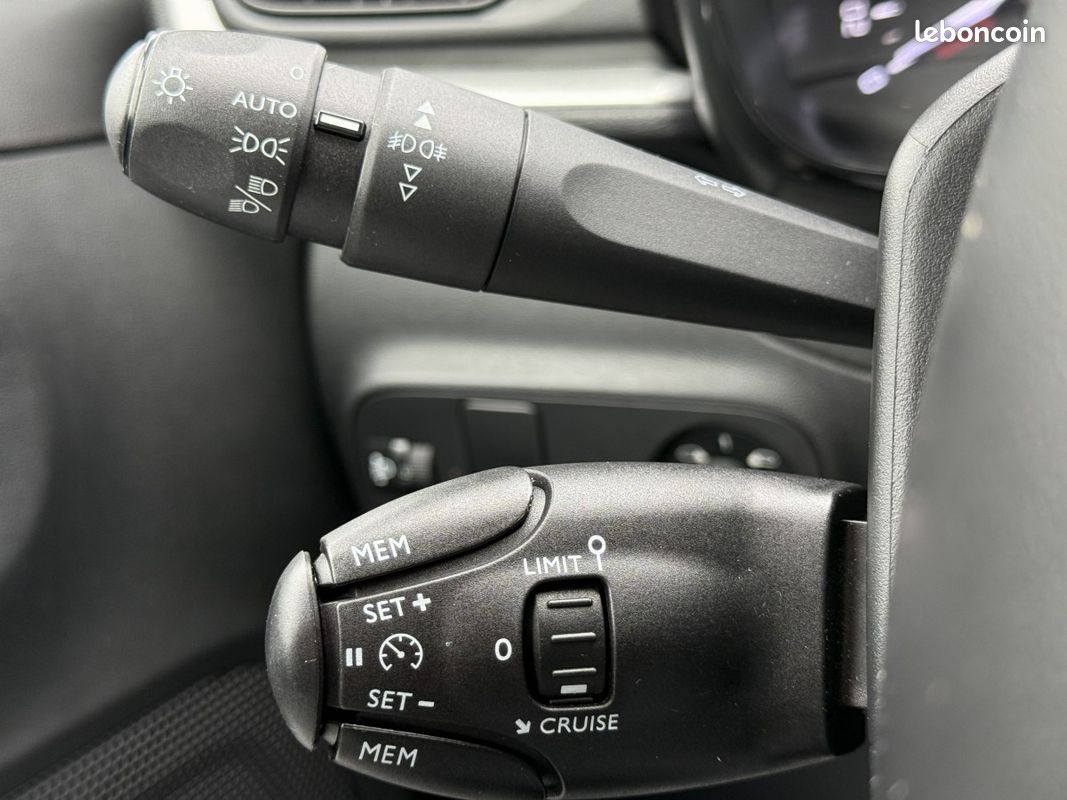 Citroën C3 Société (3) PureTech 82 BVM Feel / 2 places / 1ère main / TVA récupérable / Carplay (image 15)