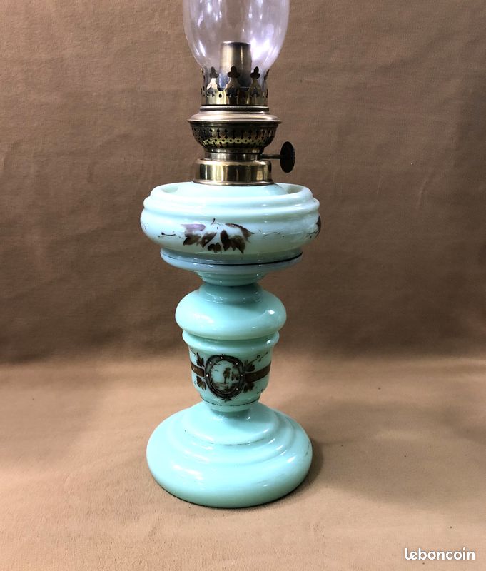 LAMPE À PÉTROLE ancienne OPALINE VERTE Oil lamp Allemagne EUR 50,00