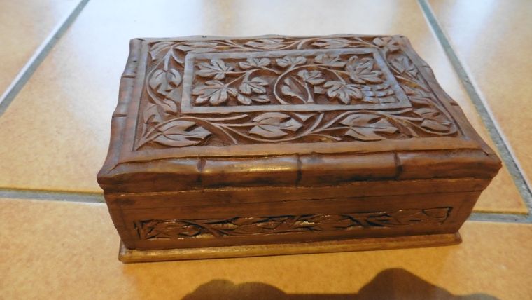 Boîte à bijoux artisanale rectangulaire en bois de thuya