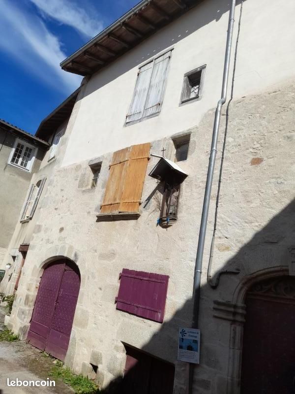 Immeuble 600 m² · à Saint-Léonard-de-Noblat · 600 m² · 45 000 €
