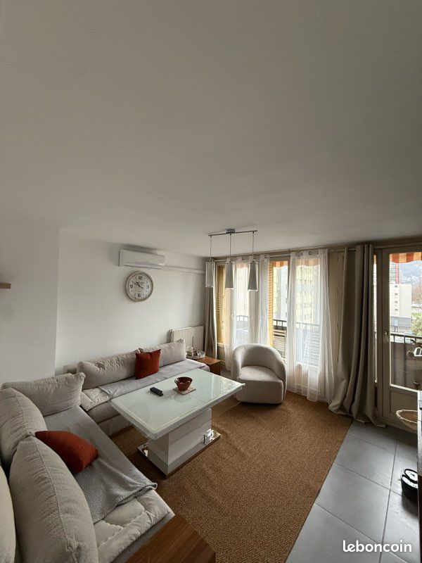 Appartement 4 pièces 68 m² · à Échirolles · 68 m² · 90 000 €