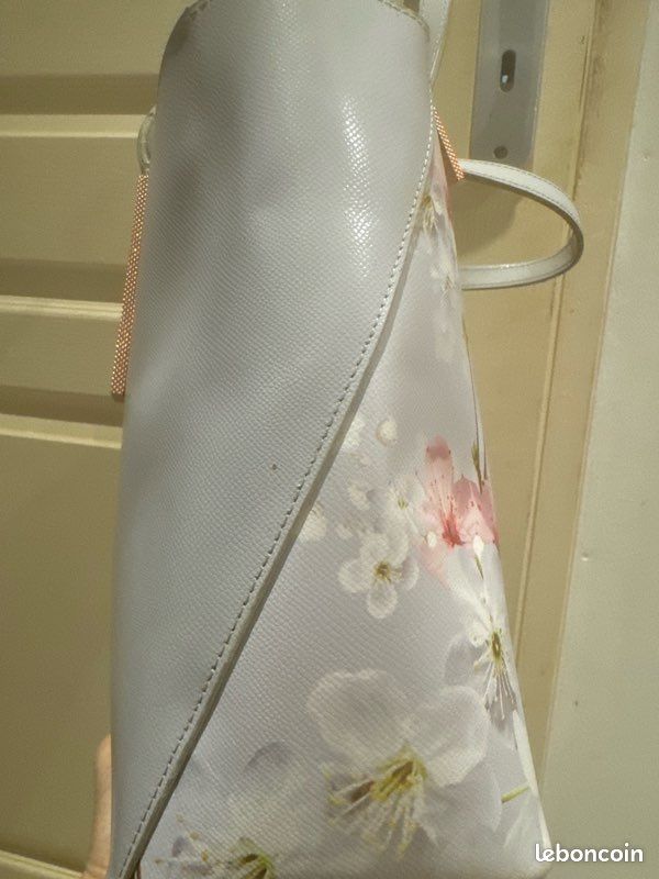 Sac en cuir Ted Baker motifs asiatiques (image 5)