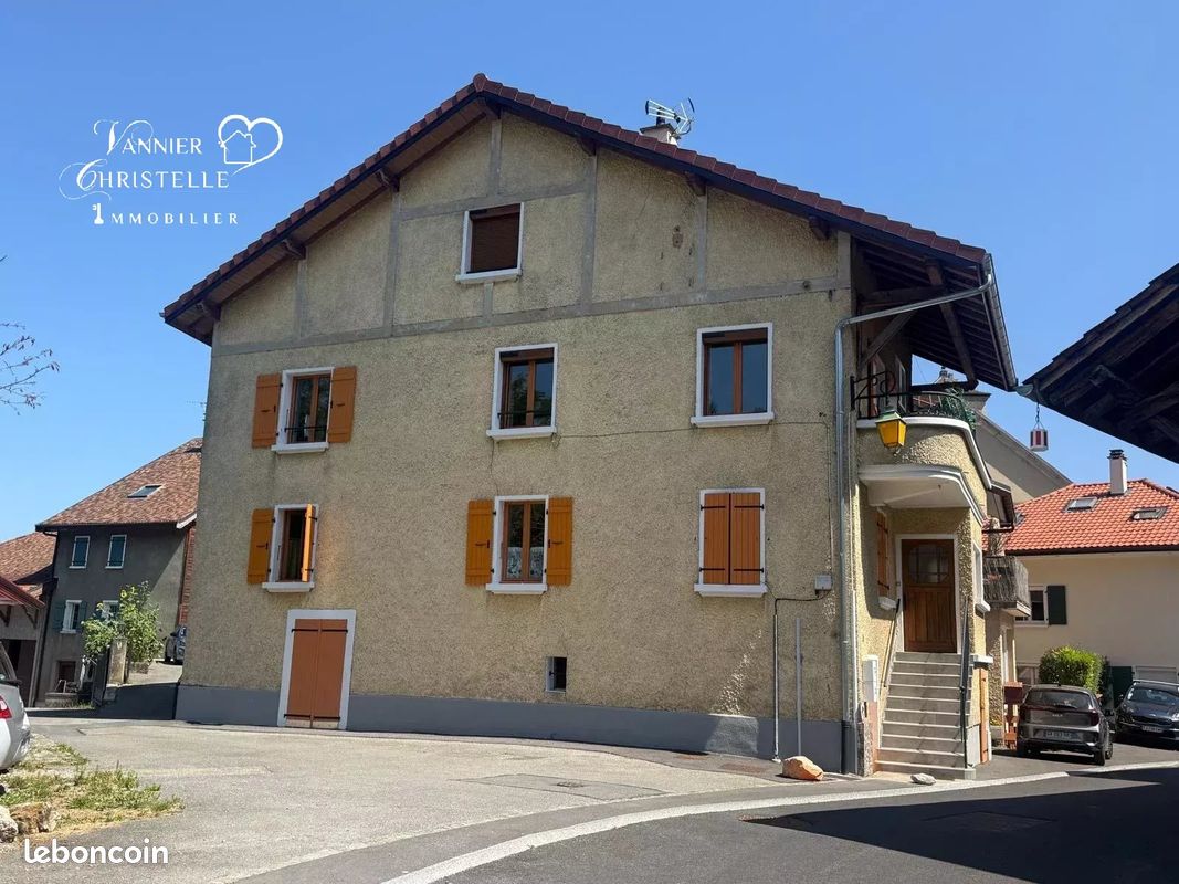 Maison 12 pièces 150 m² · à Lyaud · 150 m² · 479 000 €