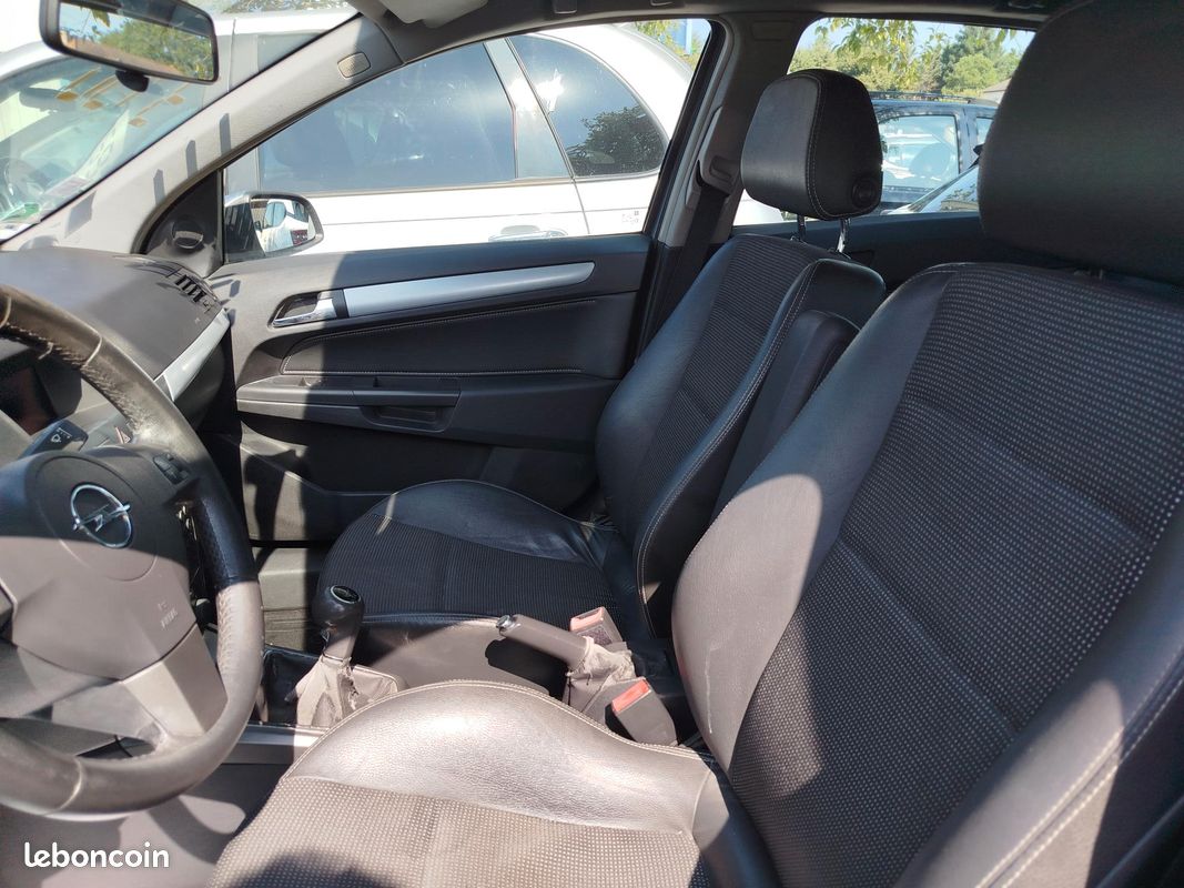 OPEL ASTRA 1.8i 125 CHX VITRES ET RETROS ELECTRIQUES, RADIO CD + COMMANDE AU VOLANT, JANTES ALU, REPRISE POSS ,GARANTIE 3 MOIS (image 3)