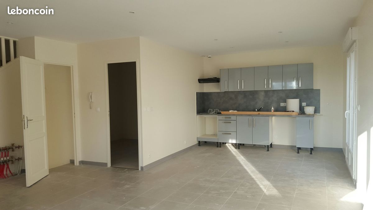 Maison 6 pièces 105 m² · à La Ville-du-Bois · 105 m² · 1 700 €/mois