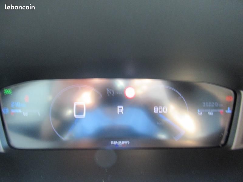Peugeot 2008 1.5 BlueHDi 130ch S&S Allure EAT8 (image 14)