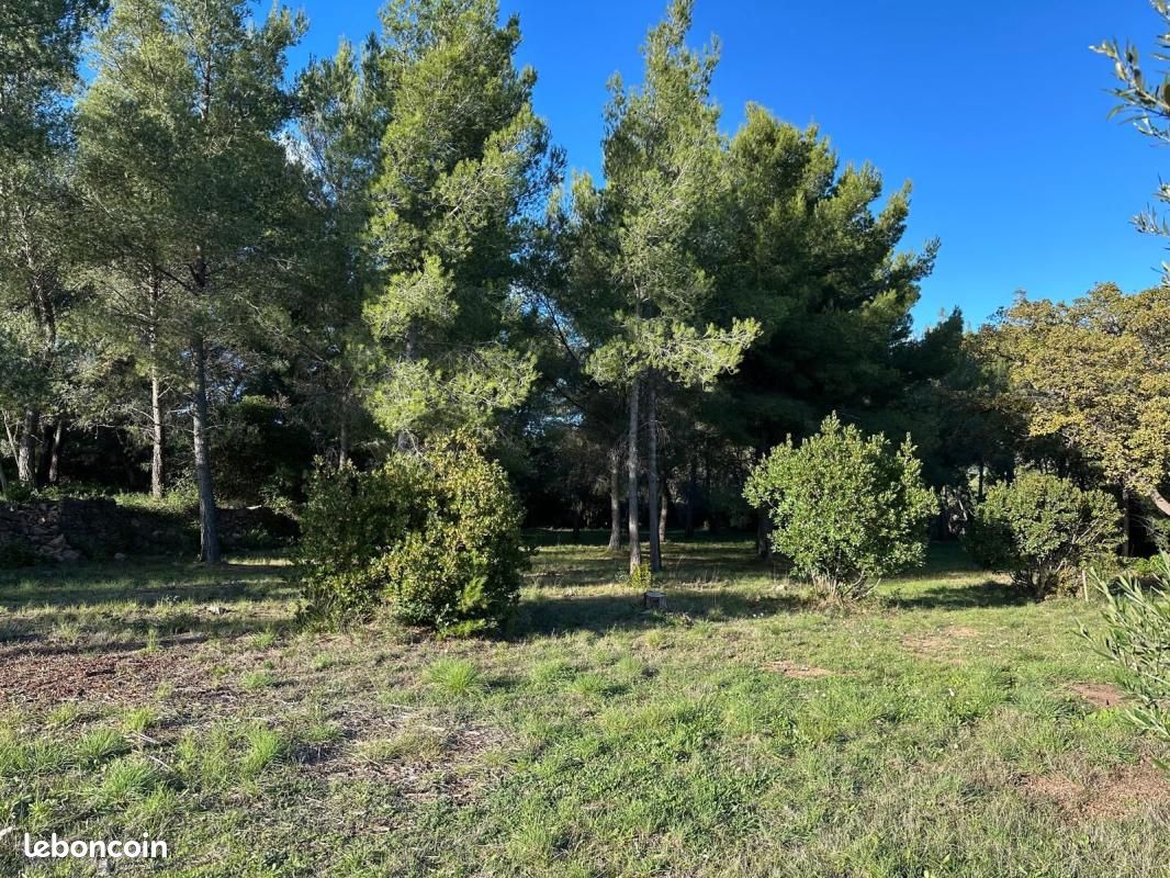 Terrain 674 m² Ollioules · 255 000 €