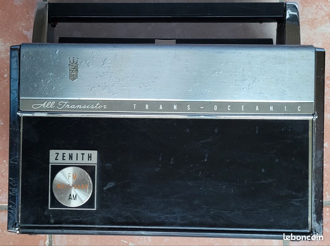 RADIO TOURNE DISQUE Zenith J664 with Radio / Turntable Cobra Matic EUR 550,00 - FR RADIO TOURNE DISQUE Zenith J664 with Radio / Turntable Cobra Matic EUR 550,00 - FR