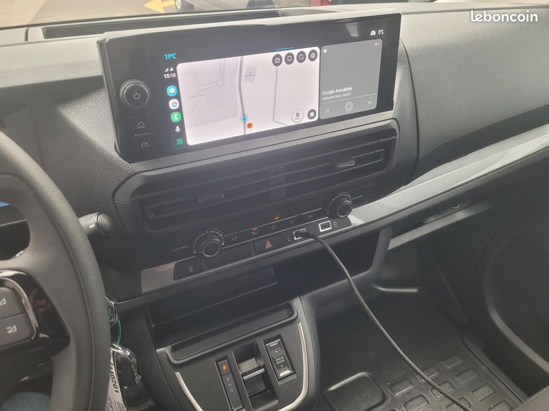 CITROEN JUMPY III Phase 2 VAN ( FOURGON ) STANDARD « M » 2.2 Blue HDI 180 EAT8 CABINE APPROFONDIE FIXE 05 PLACES NEUF avec HABILLAGE BOIS + CAMÉRA RECUL + PROJECTEURS FULL LED ( Prix Vente 31 990 HT ) (image 7)