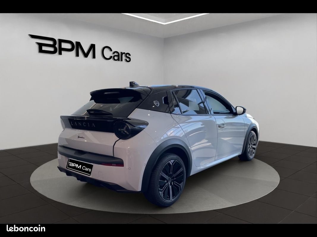 Lancia Ypsilon 1.2 Ibrida 110ch HF Line eDCT6 (image 5)
