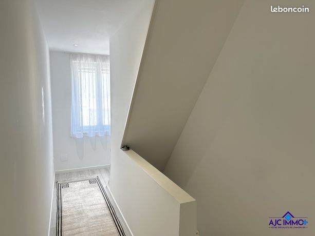 https://img.leboncoin.fr/api/v1/lbcpb1/images/86/51/86/8651866ed7093f5449d2710f1966fbcba04f24a1.jpg?rule=ad-image