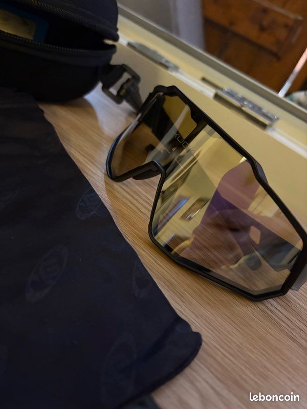 Lunette de soleil (image 2)