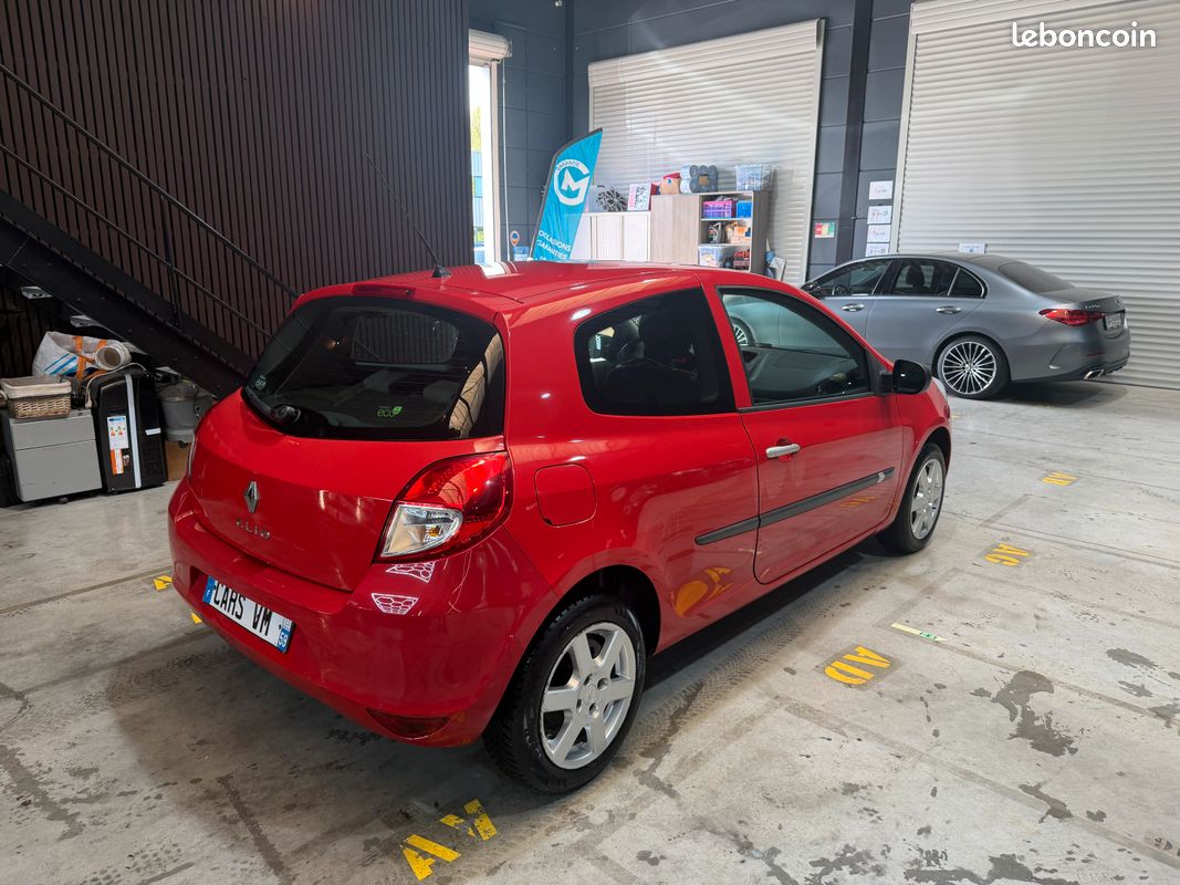 Renault Clio (image 6)
