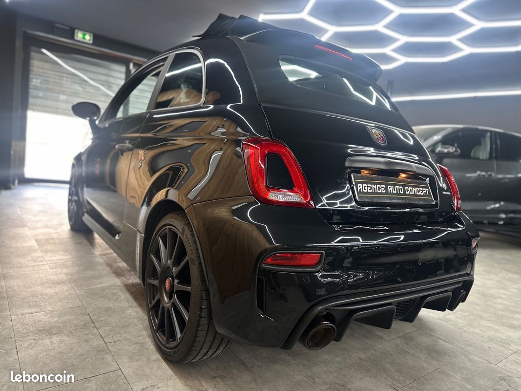 ABARTH 595 1.4 T-Jet 180 CH BVA Cabriolet Competizione Esseesse + ECHAPPEMENT AKRAPOVIC + PACK CARBONE + BEATS AUDIO + 1ERE MAIN + GARANTIE 12 MOIS (image 6)