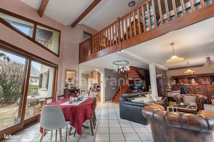 Maison 5 pièces 140 m²