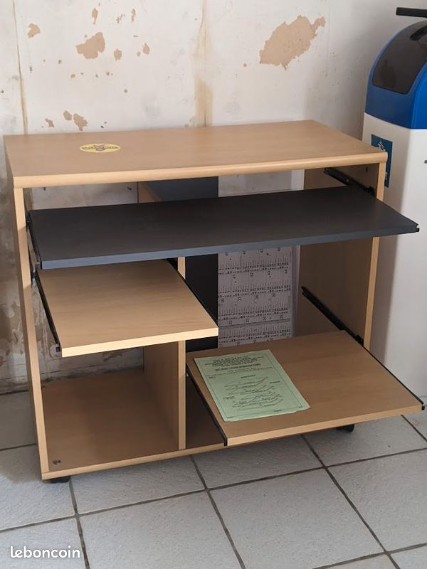 Bureau (image 2)