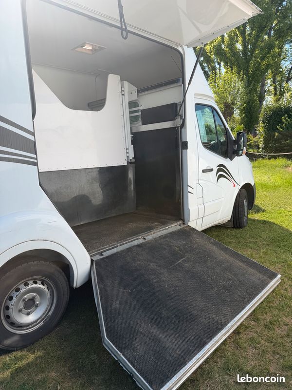 Camion transport chevaux vl 3.5t barbot (image 9)