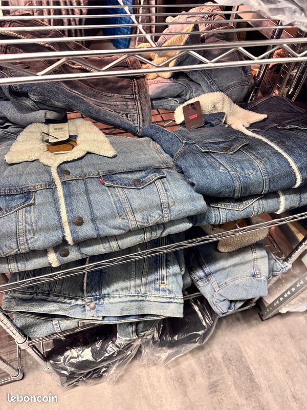 DÉSTOCKAGE MASSIF – Marques originales : Levi’s, Tommy Hilfiger, Hugo Boss, Calvin Klein, Vans, Converse, The North Face, Patagonia… (image 7)