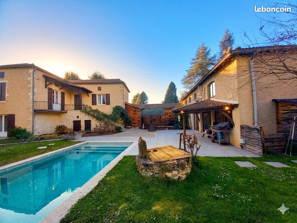 Maison 13 pièces 553 m² · à Prayssac · 553 m² · 960 000 €