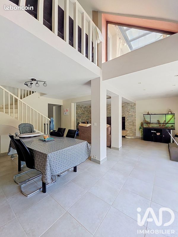 Maison 5 pièces 126 m² · à Servon · 126 m² · 369 000 €