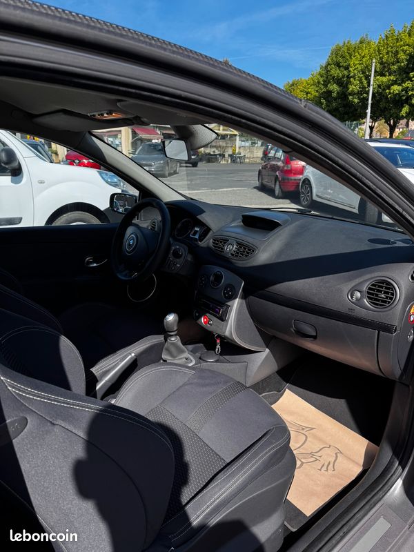 RENAULT - CLIO III 2.0 16V 200 Renault Sport - CARTE MAINS LIBRE (image 6)