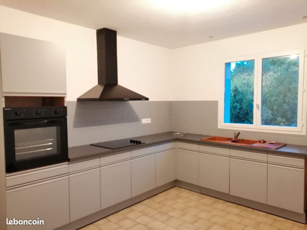 Appartement 3 pièces 74 m² · à Saint-Sulpice-de-Royan · 74 m² · 750 €/mois