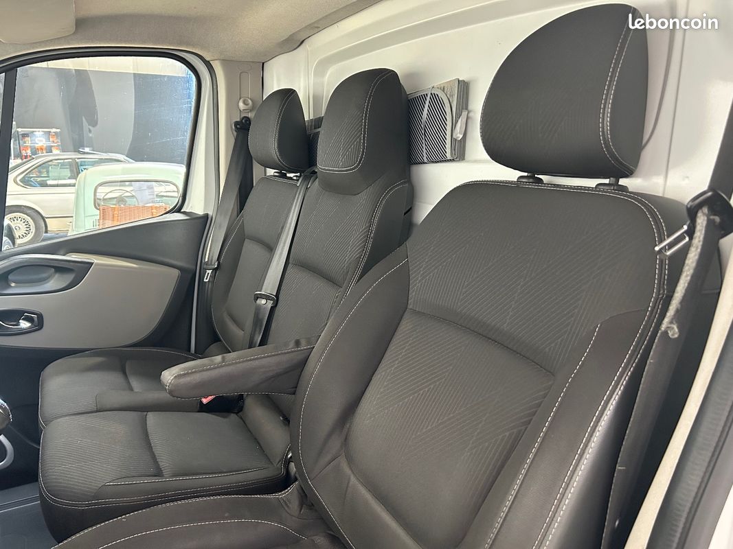 Renault trafic fourgon gn l1h1 1000 kg dci 120 e6 grand confort (image 10)