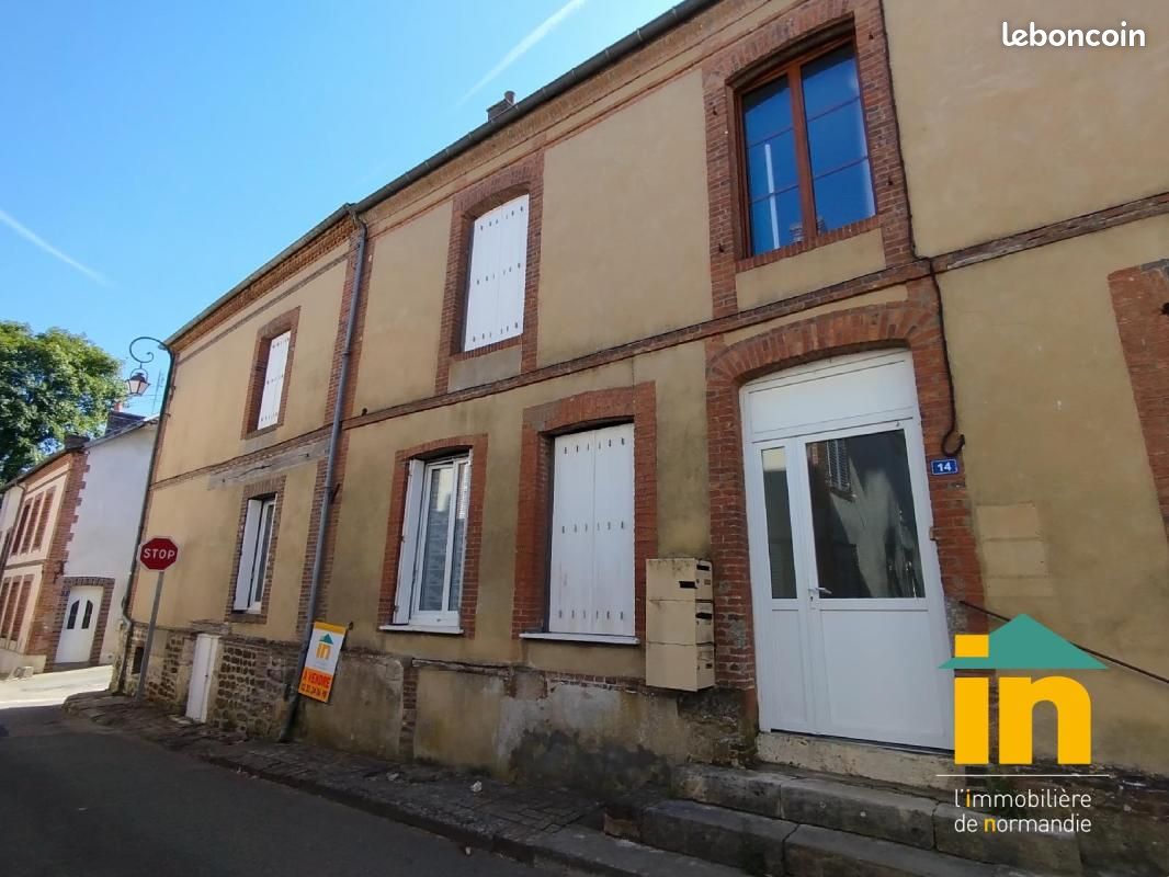 Maison 5 pièces 105 m² · à Moulins-la-Marche · 105 m² · 92 000 €