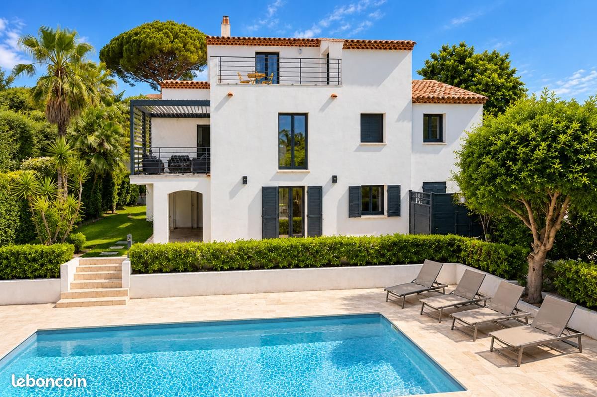 Maison 7 pièces 250 m² · à Fréjus · 250 m² · 1 130 000 €