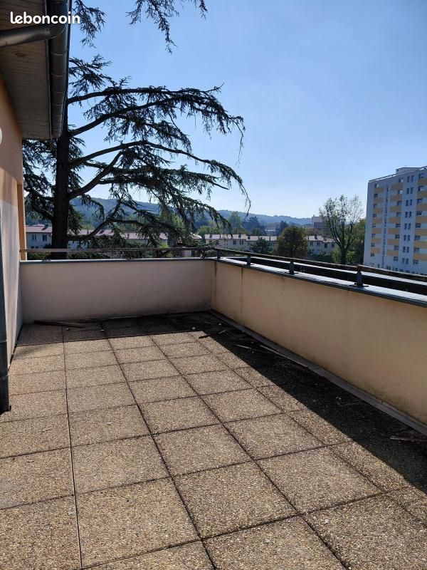 Appartement 3 pièces 73 m² · à Roussillon · 73 m² · 765 €/mois