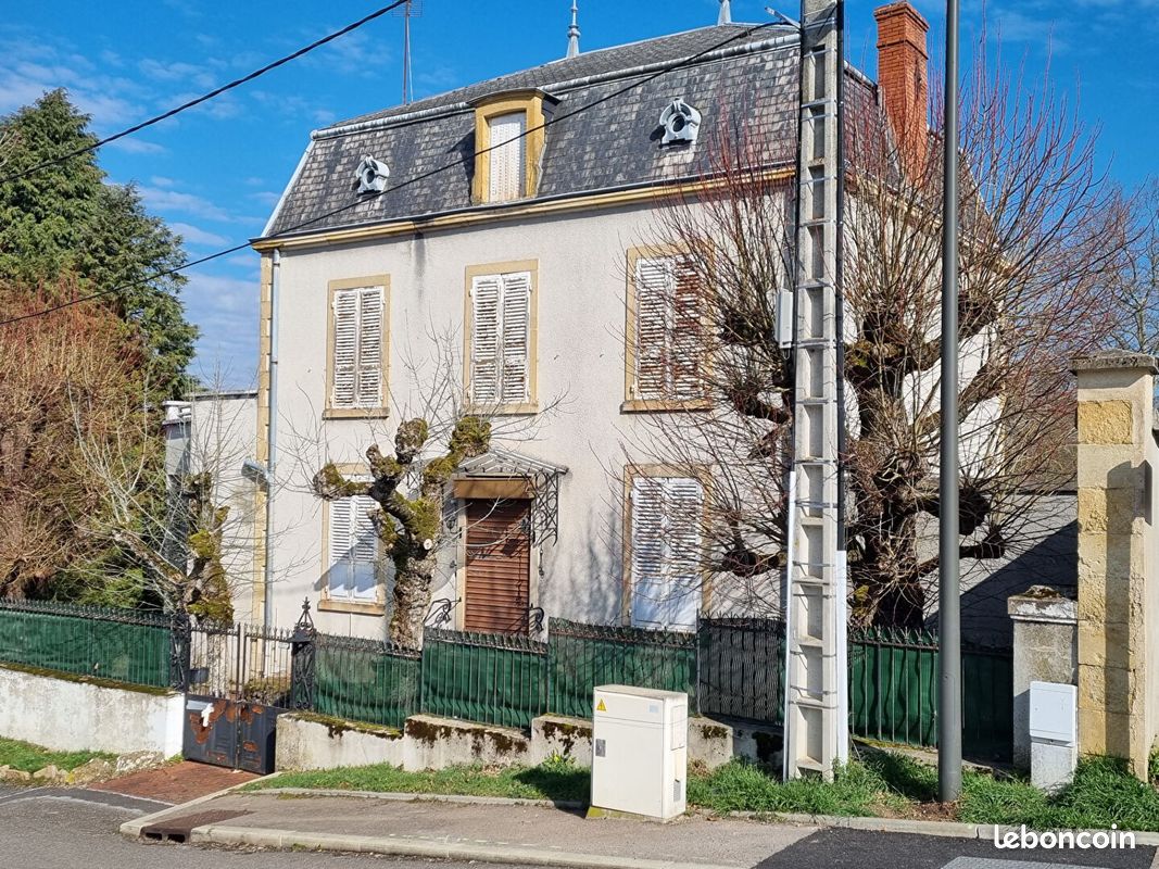 Maison 6 pièces 226 m² · à Paray-le-Monial · 226 m² · 299 300 €