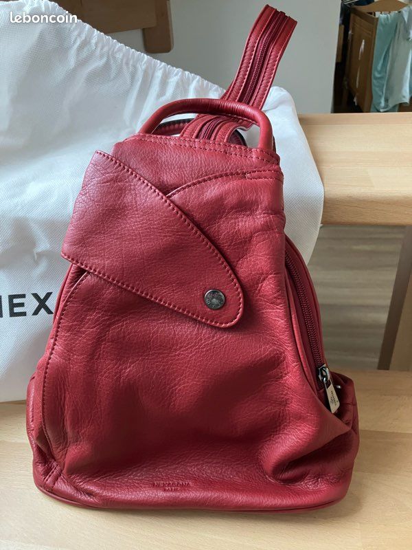 Sac femme neuf avec étiquette et sa protection (image 1)