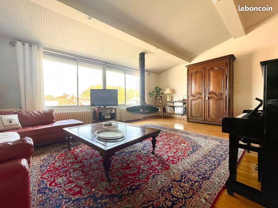 Maison 6 pièces 168 m² - Saintes 17100 (image principale 7)