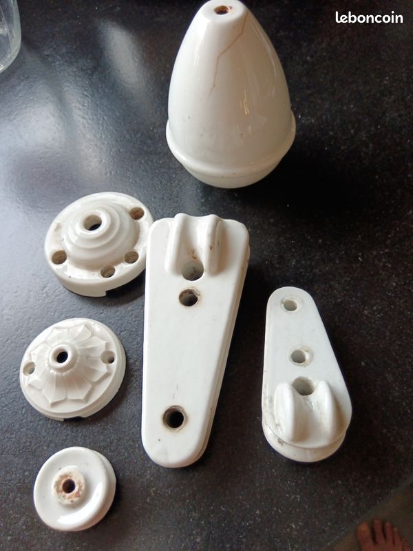 Lot de 3 pipes anciennes en porcelaine - Décoration