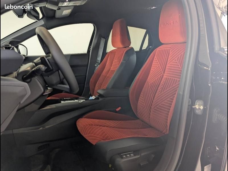 Lancia Ypsilon 1.2 Ibrida 100ch LX eDCT6 (image 10)