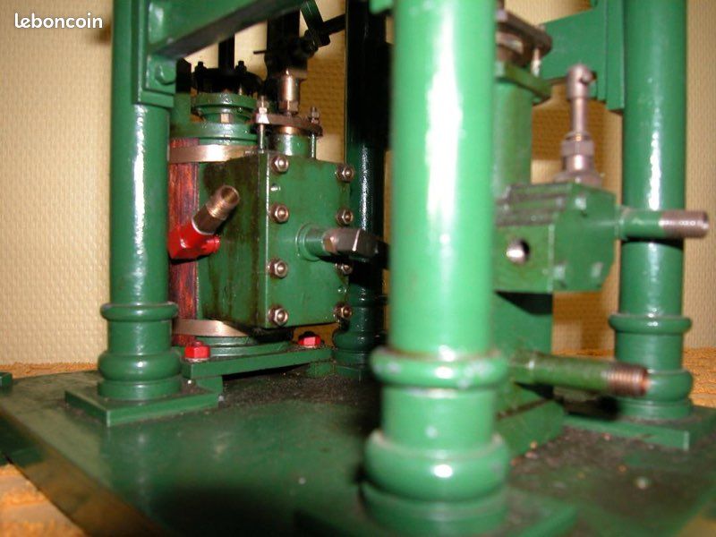 Ancienne Machine à Vapeur – Tôle, 20,5 X 21 Cm, Bon état