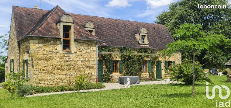 Maison 10 pièces 260 m²