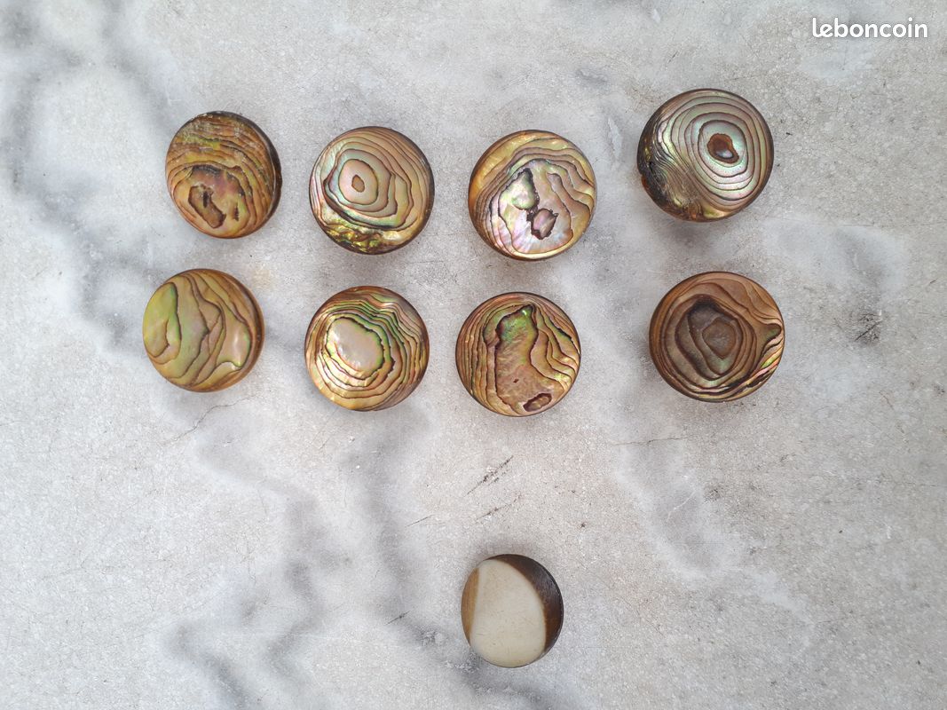 Lot Boutons Anciens En Véritable Nacre - Diamètres 1 Cm à 2,7 Cm, Bleu, Occasion