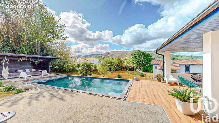 Propriété 8 pièces 229 m²