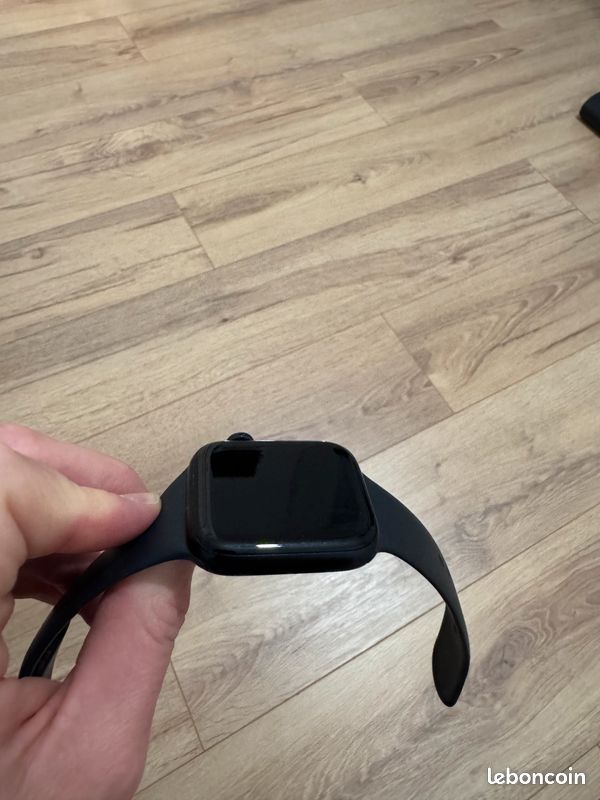 Apple Watch SE 2 44mm (image 3)