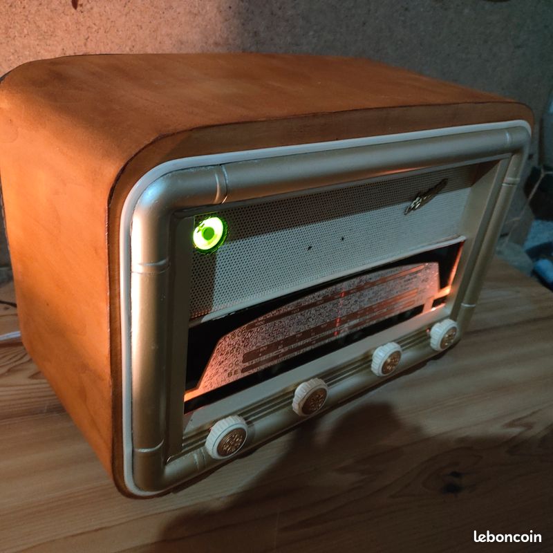 Poste Radio FM ITT - Recy Création Design