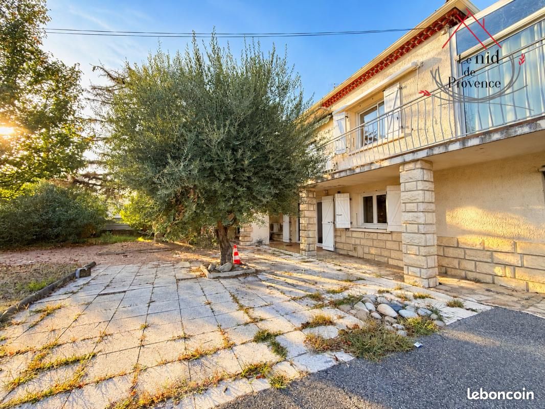Maison 8 pièces 230 m² · à Bollène · 230 m² · 262 500 €