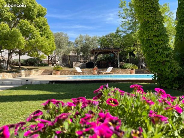 Villa 7 pièces 242 m²