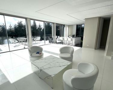 Maison 1 250 000 € - 251 m²