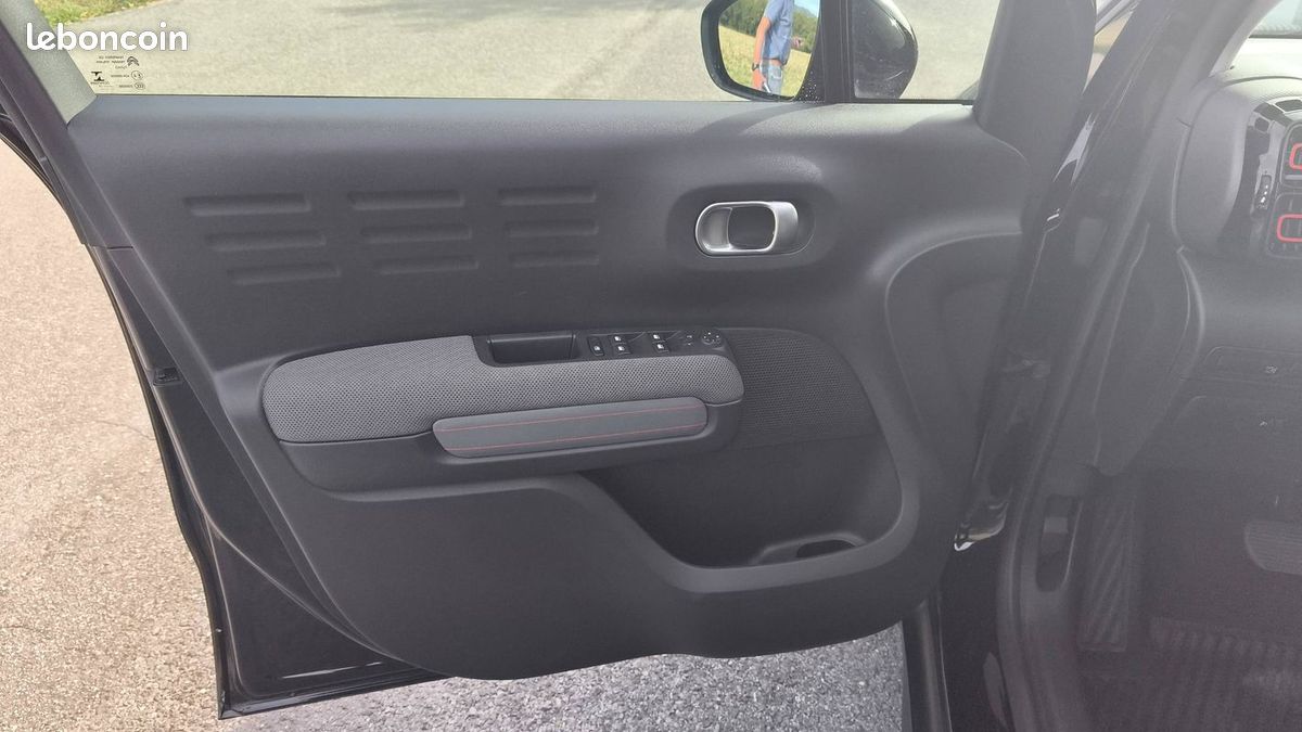 Citroën C3 Aircross 1.2 PureTech 110 EAT6 Shine (image 7)