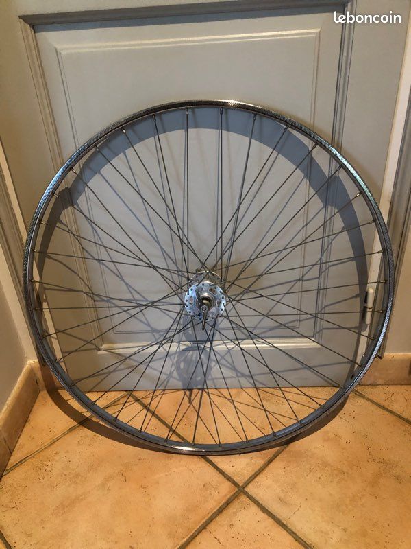 Roue avant de vélo 700 23c (image 3)