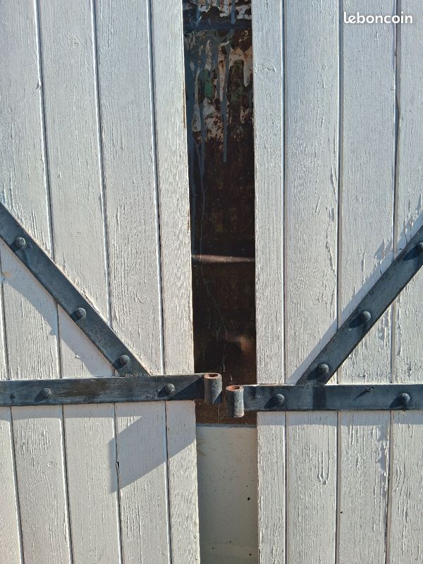 Grand volet bois ou portail (image 2)