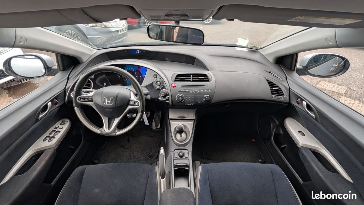 Honda Civic 8 1.4 Essencec Révision OK Garantie 3 Mois (image 5)
