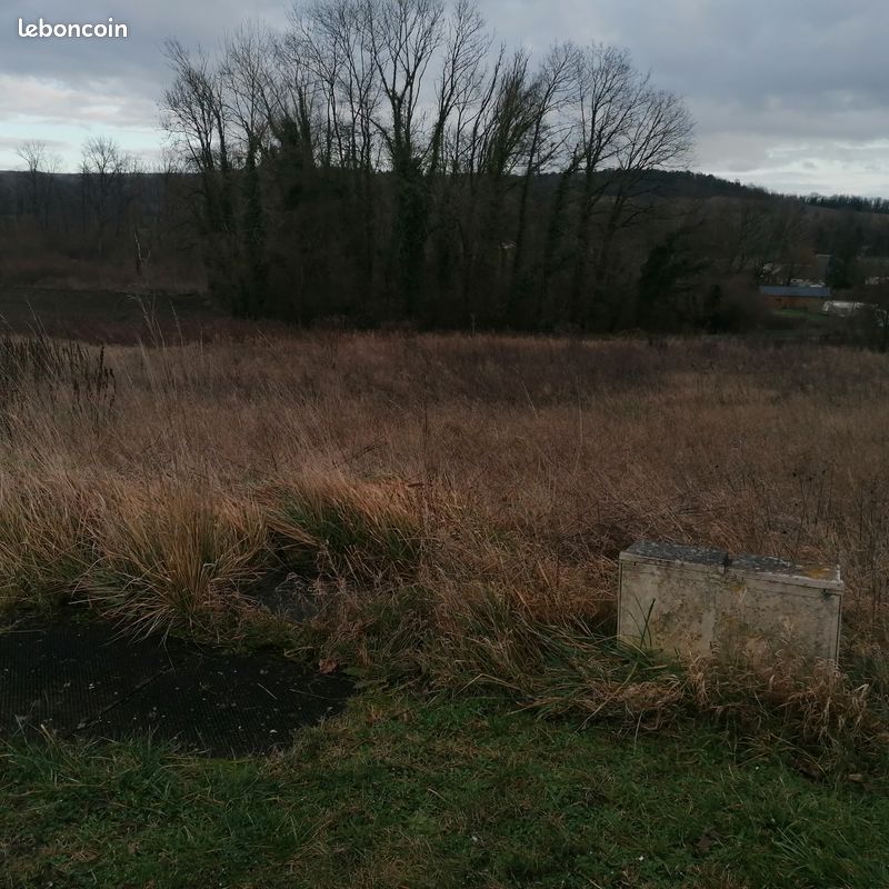 Terrain à bâtir · à Bourg-Et-Comin · 30 000 €